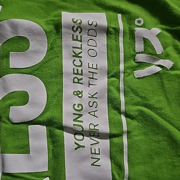 Young and Reckless large mens - Picture 2 of 4